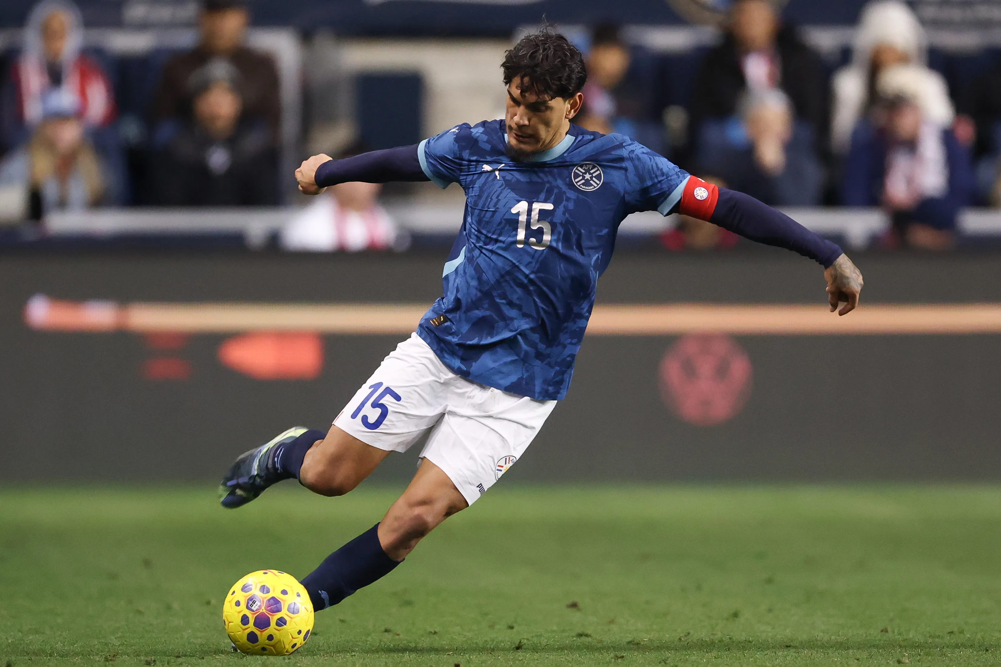Gustavo Gómez jogou por 90 minutos em EUA x Paraguai. Foto: Vincent Carchietta/Getty Images.