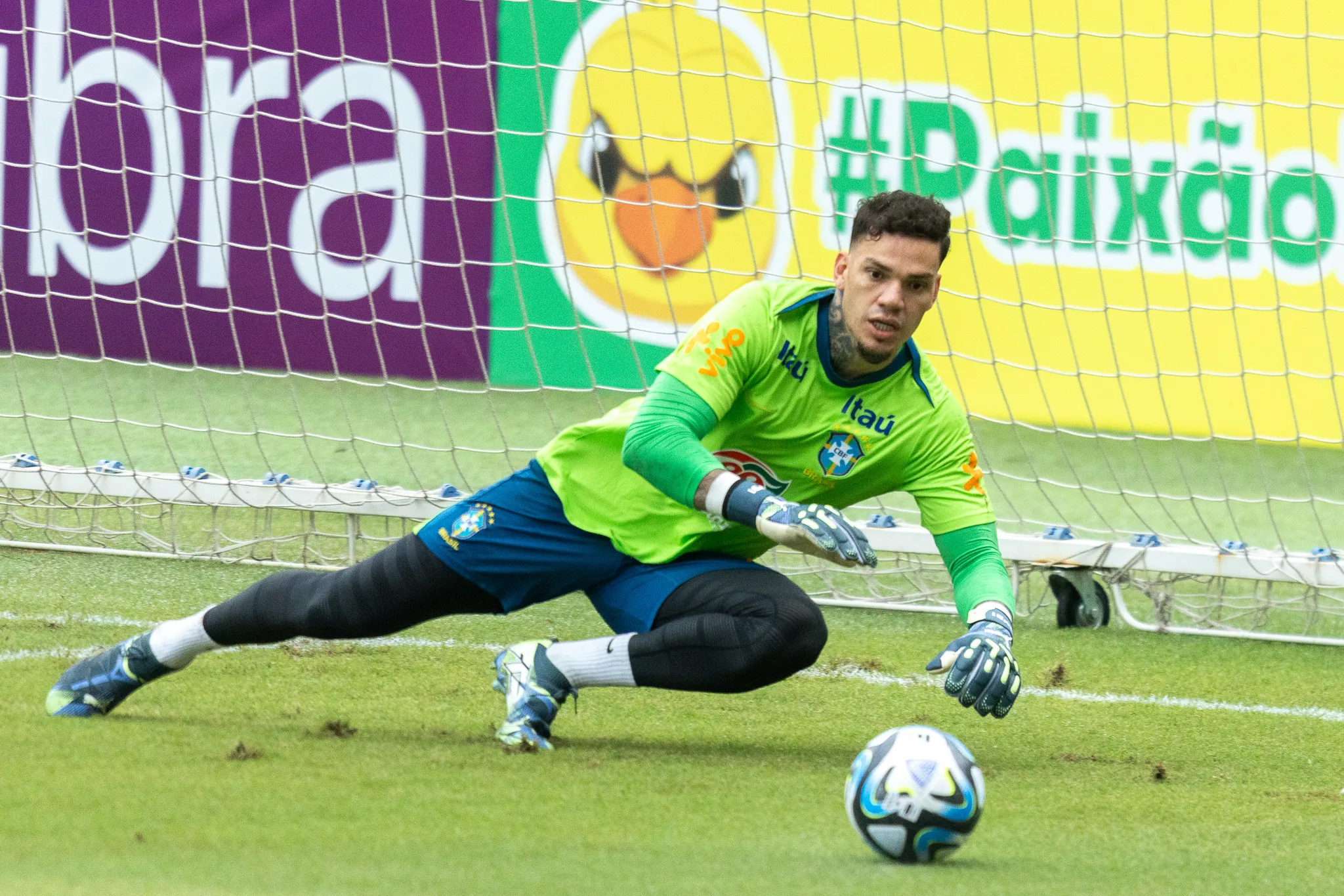 Ederson em treino pela Seleção Brasileira. Foto: Fernando Torres/AGIF