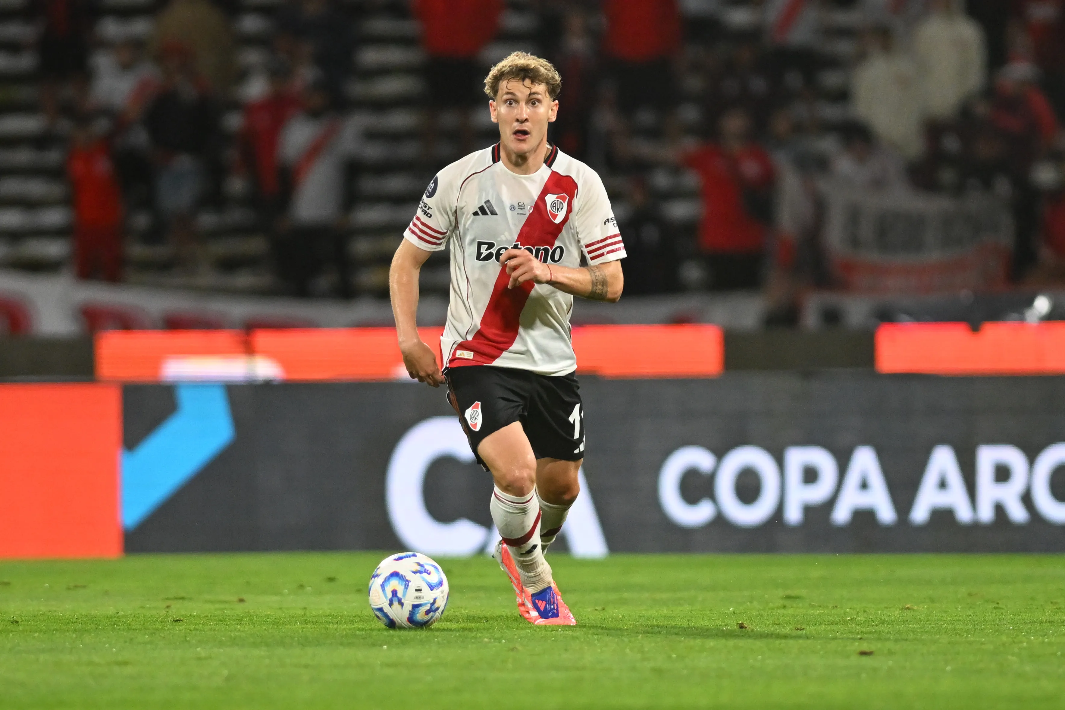 Facundo Colidio com a camisa do River Plate. (Foto: Hernan Cortez/Getty Images)