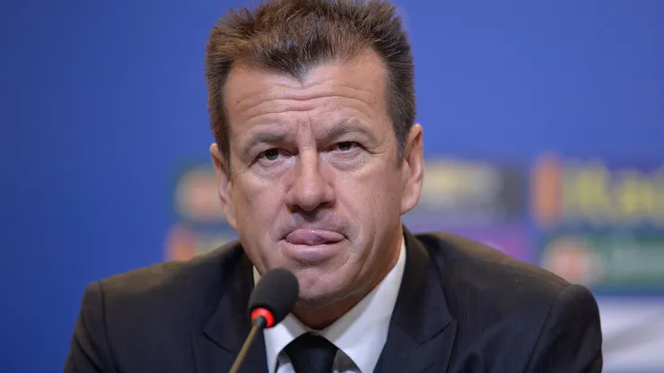 Dunga tinha dúvidas sobre a eficiência de um técnico estrangeiro na Seleção, mas mujdou de ideia