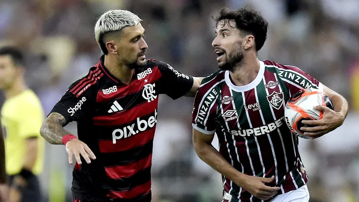 Arrascaeta e Martinelli durante Fla-Flu no Campeonato Carioca - Foto: Alexandre Loureiro/AGIF