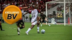 [DOUGLAS jogador do Flamengo durante partida contra o Sport no estádio Arena Pernambuco pelo campeonato Brasileiro A 2025. Foto: Paulo Sérgio Souza Xavier/AGIF