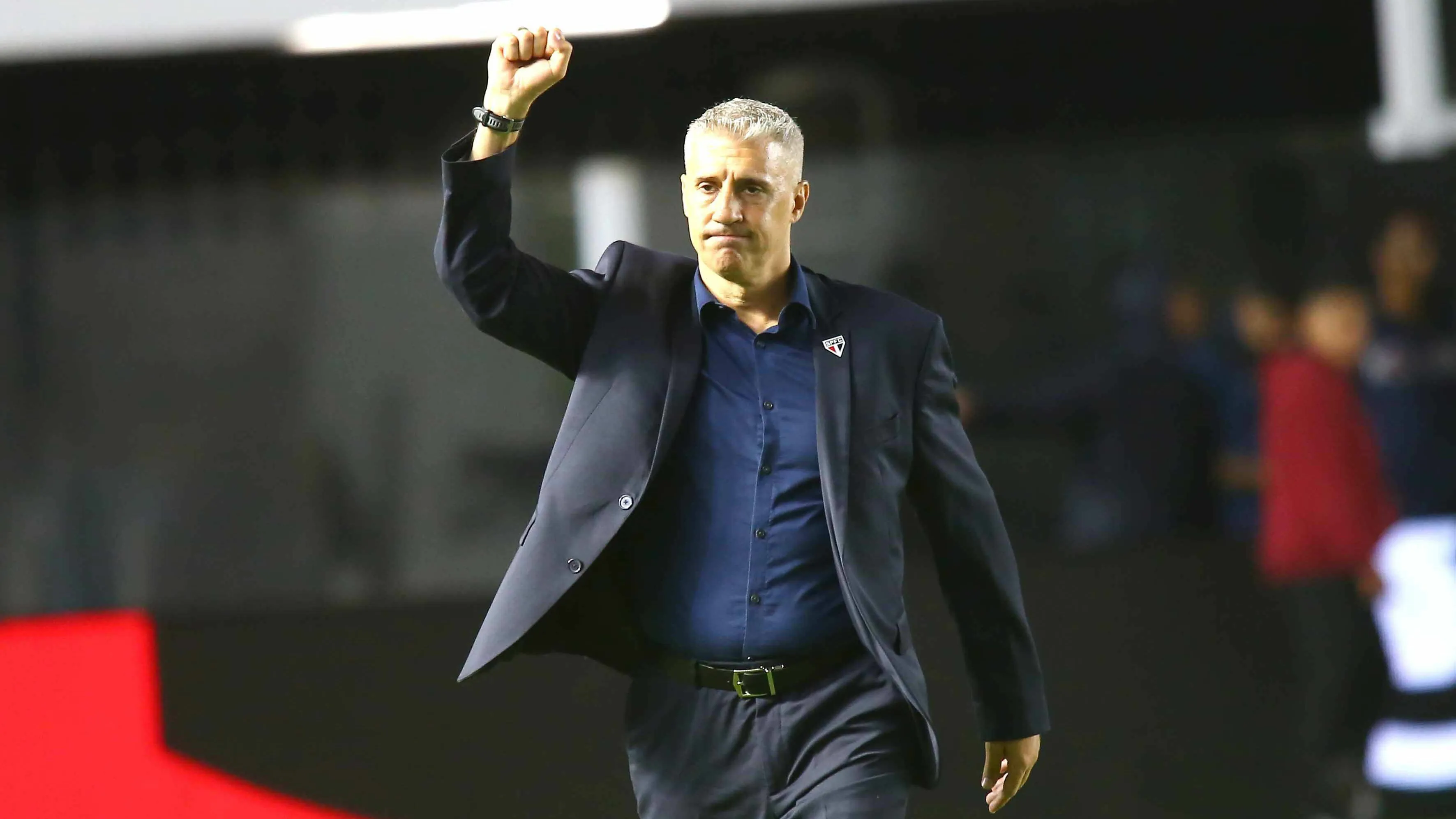 SP – SANTOS – 08/11/2025 – BRASILEIRO A 2025, SAO PAULO X BRAGANTINO – Hernan Crespo] tecnico do Sao Paulo durante partida contra o Bragantino no estadio Vila Belmiro pelo campeonato Brasileiro A 2025. Foto: Mauricio De Souza/AGIF