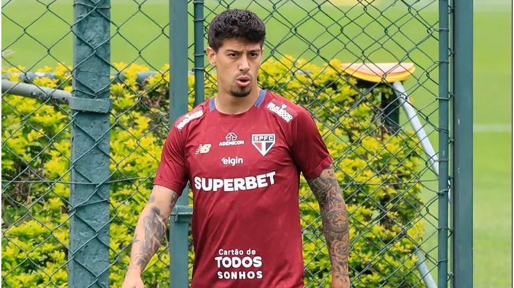 SP - SAO PAULO - 14/11/2025 - TREINO DO SAO PAULO - Rigoni jogador do Sao Paulo durante treino no Centro de Treinamento CT Barra Funda. Foto: Marcello Zambrana/AGIF