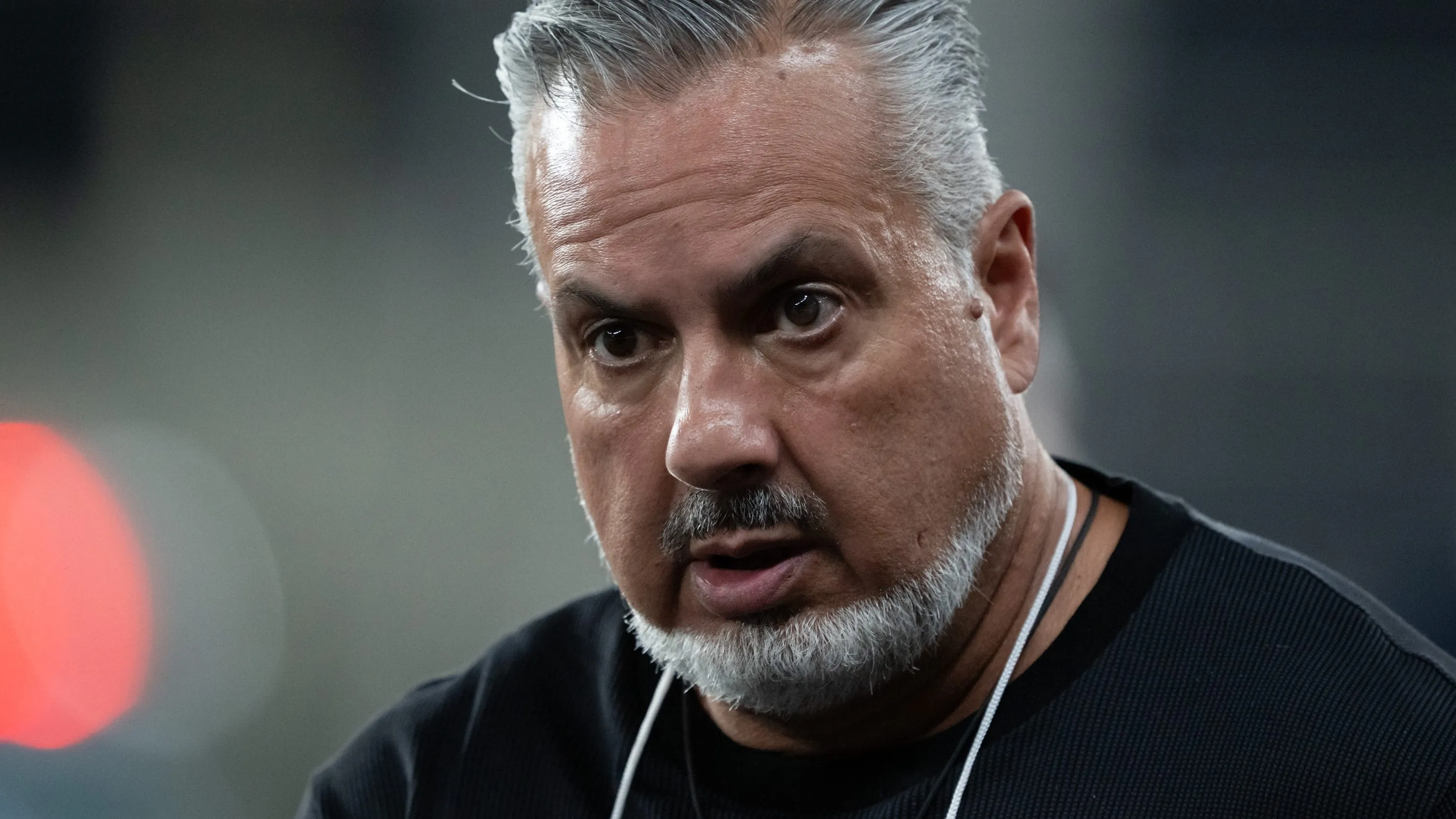 RJ – RIO DE JANEIRO – 15/10/2025 – BRASILEIRO A 2025, BOTAFOGO X FLAMENGO – Jose Boto diretor de futebol do Flamengo durante partida contra o Botafogo no estadio Engenhao pelo campeonato Brasileiro A 2025. Foto: Jorge Rodrigues/AGIF