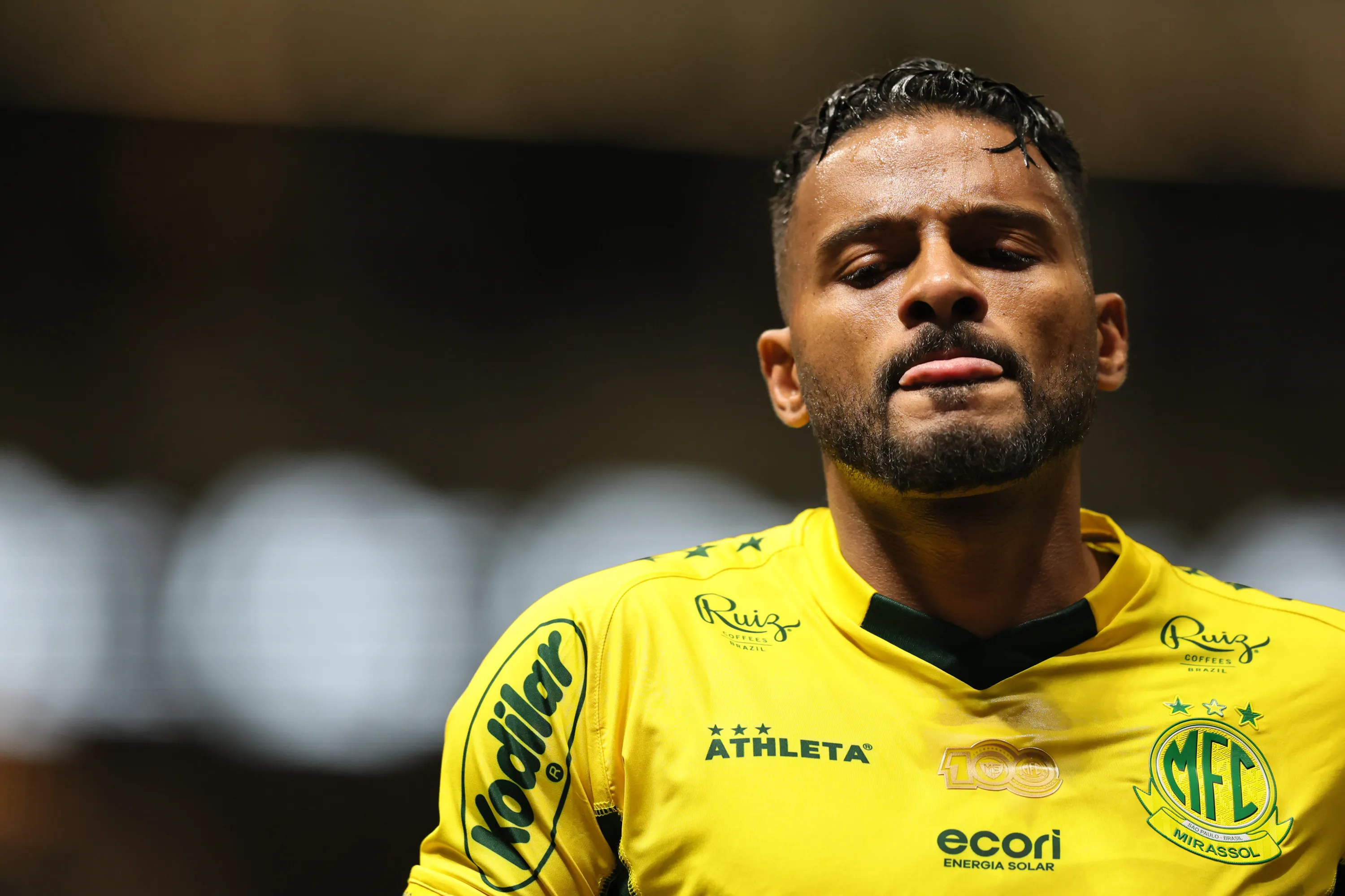 Lateral-esquerdo é o grande destaque do Mirassol em campanha histórica no Brasileirão – Foto: Gilson Lobo/AGIF