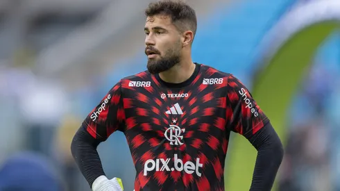 Matheus Cunha jogador do Flamengo durante partida contra o Grêmio no estádio Arena do Grêmio pelo campeonato Brasileiro A 2025. Foto: Liamara Polli/AGIF