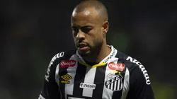 Lateral chegou com moral - Foto: Anderson Romao/AGIF.