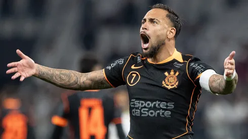Maycon jogador do Corinthians comemora seu gol - Foto: Joisel Amaral/AGIF