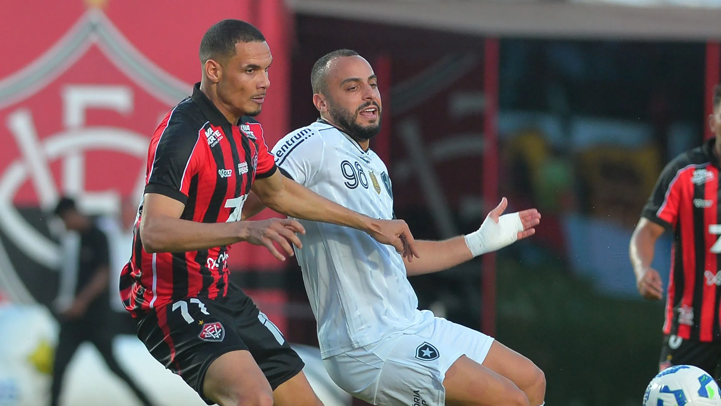 Arthur Cabral jogador do Botafogo durante partida contra o Vitoria no estadio Barradao pelo campeonato Brasileiro A 2025. Foto: Walmir Cirne/AGIF
