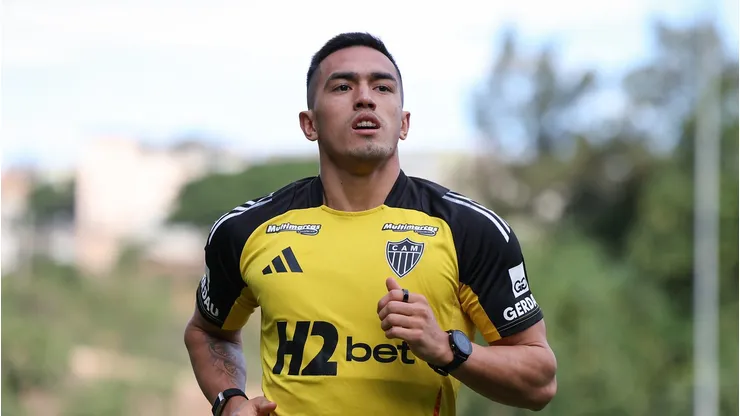 Cuello volta a treinar na Cidade do Galo