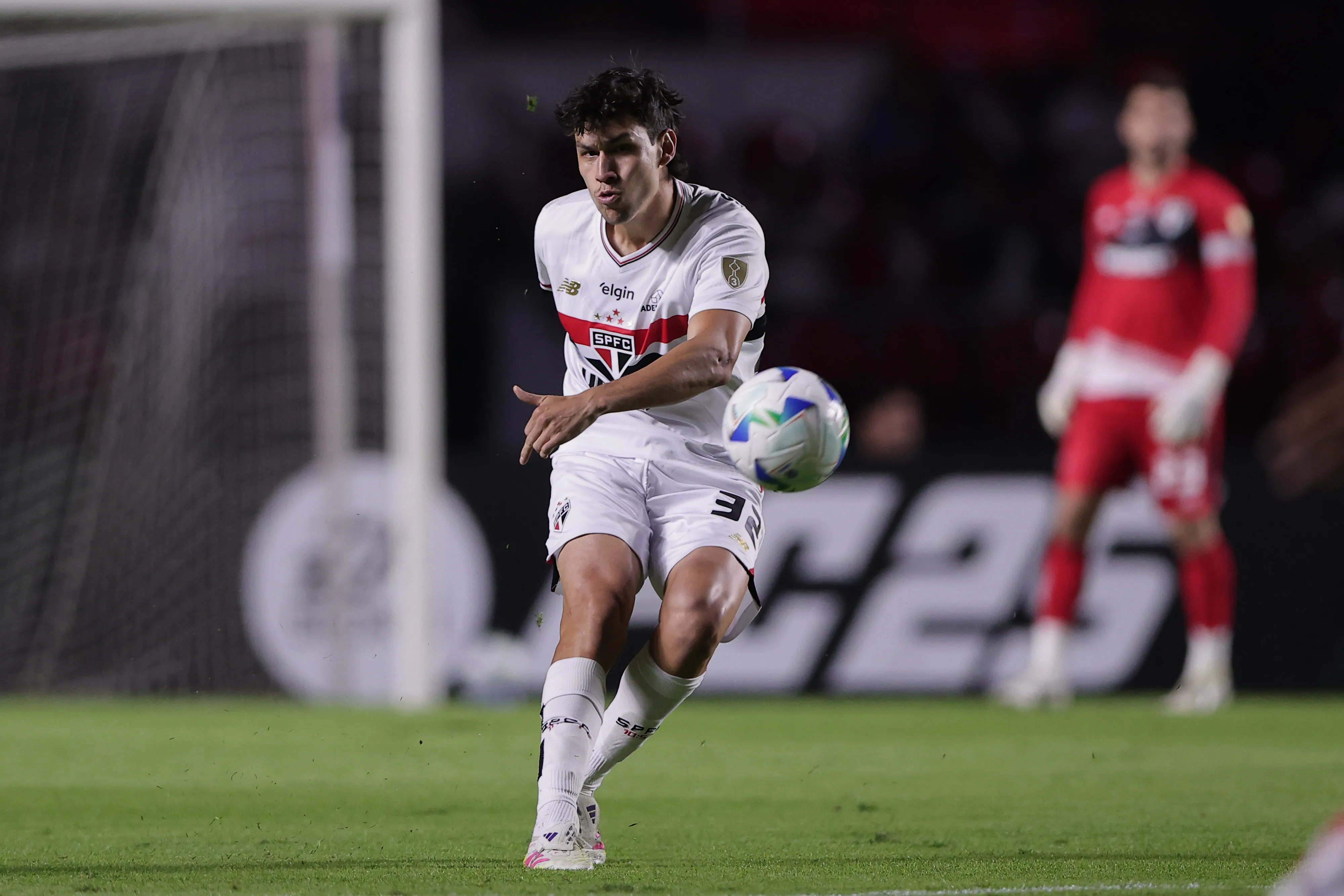 Ferraresi jogador do Sao Paulo durante partida contra o Talleres no estadio Morumbi pelo campeonato Copa Libertadores 2025. Foto: Ettore Chiereguini/AGIF