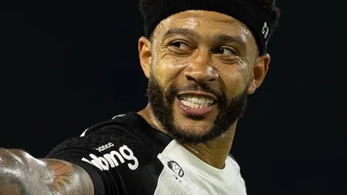 Memphis Depay estará à disposição para o Majestoso.