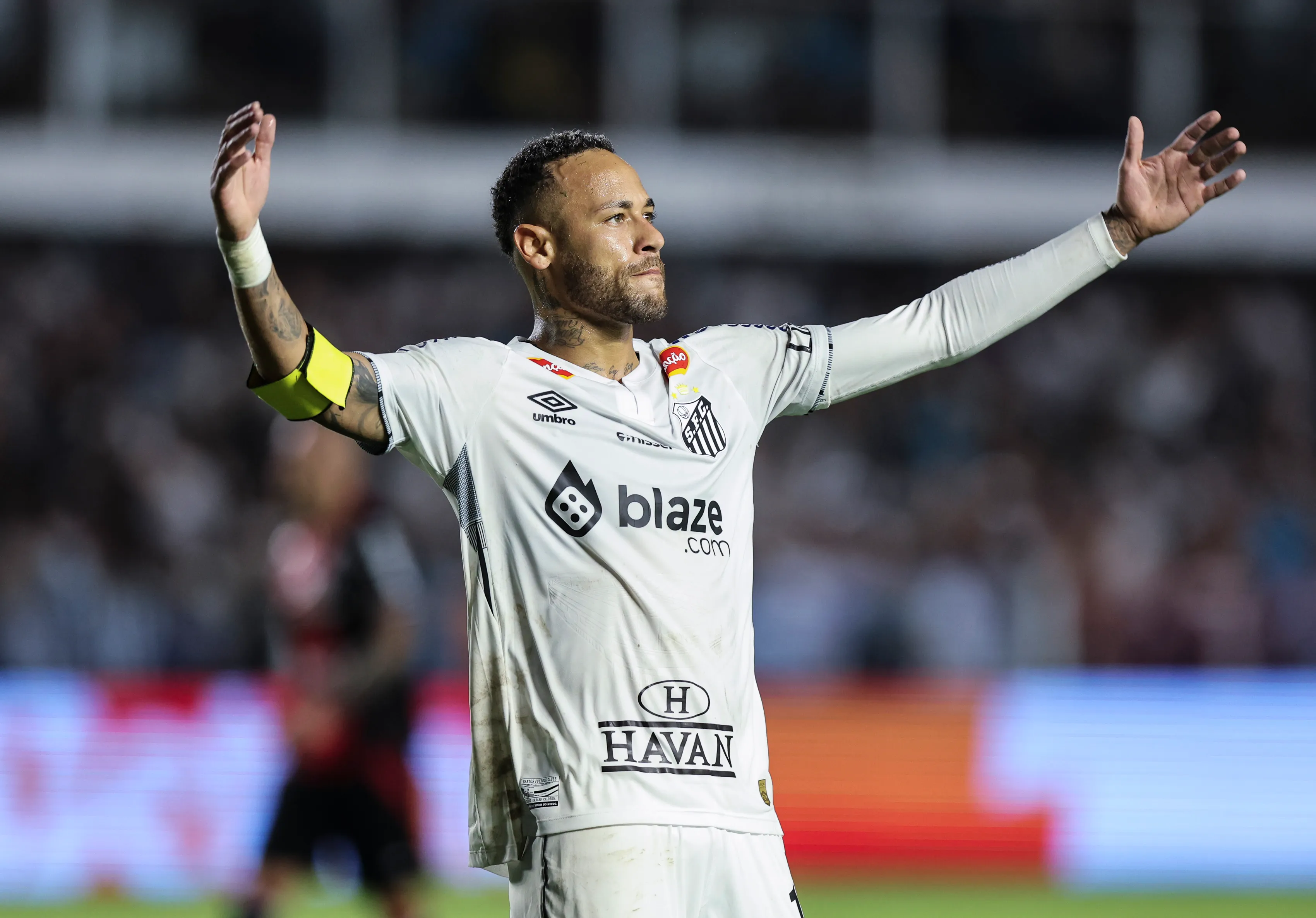 Neymar jogando pelo Santos no Brasileirão 2025 – (Photo by Alexandre Schneider/Getty Images)