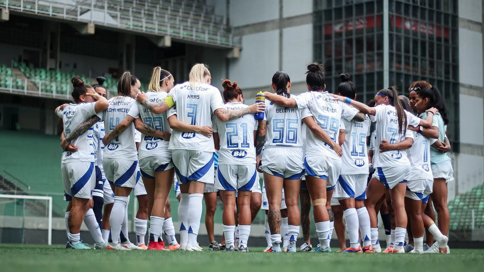 Time feminino do Cruzeiro em campo