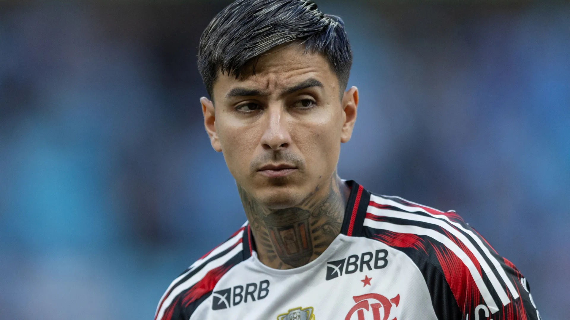 Erick Pulgar está pendurado com dois cartões amarelos – Foto: Liamara Polli/AGIF