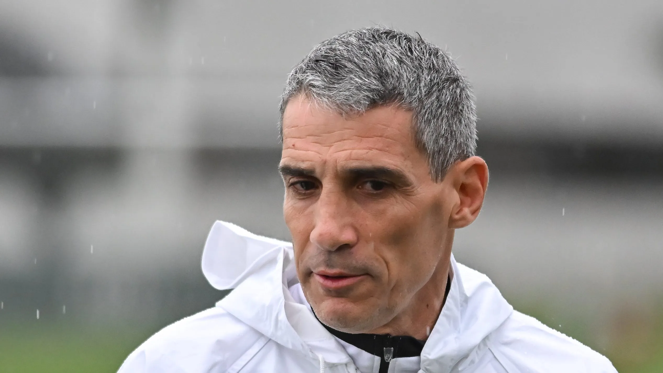 Foto: Jota Erre/AGIF – Vojvoda defende permanência de Zé Ivaldo no elenco do Santos.