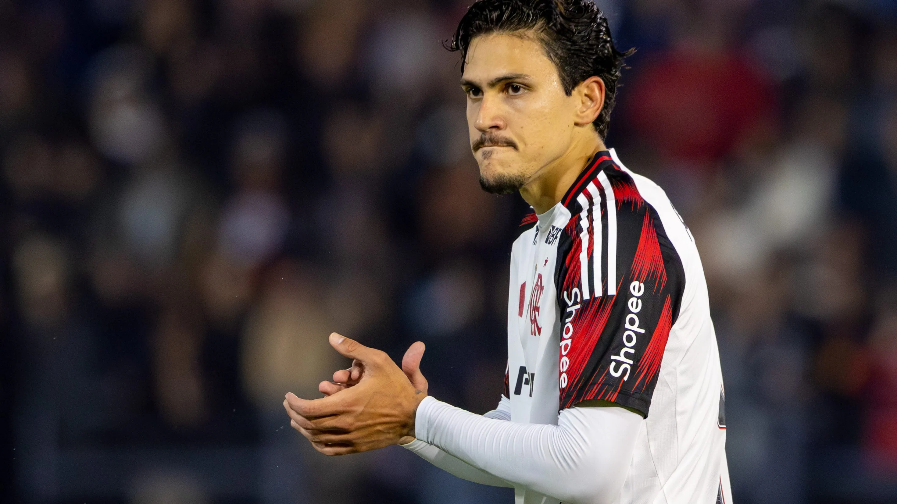 SP – BRAGANCA PAULISTA – 23/07/2025 – BRASILEIRO A 2025, BRAGANTINO X FLAMENGO -PEDRO jogador do Flamengo durante partida contra o Bragantino no estadio Cicero De Souza Marques pelo campeonato Brasileiro A 2025. Foto: Joisel Amaral/AGIF