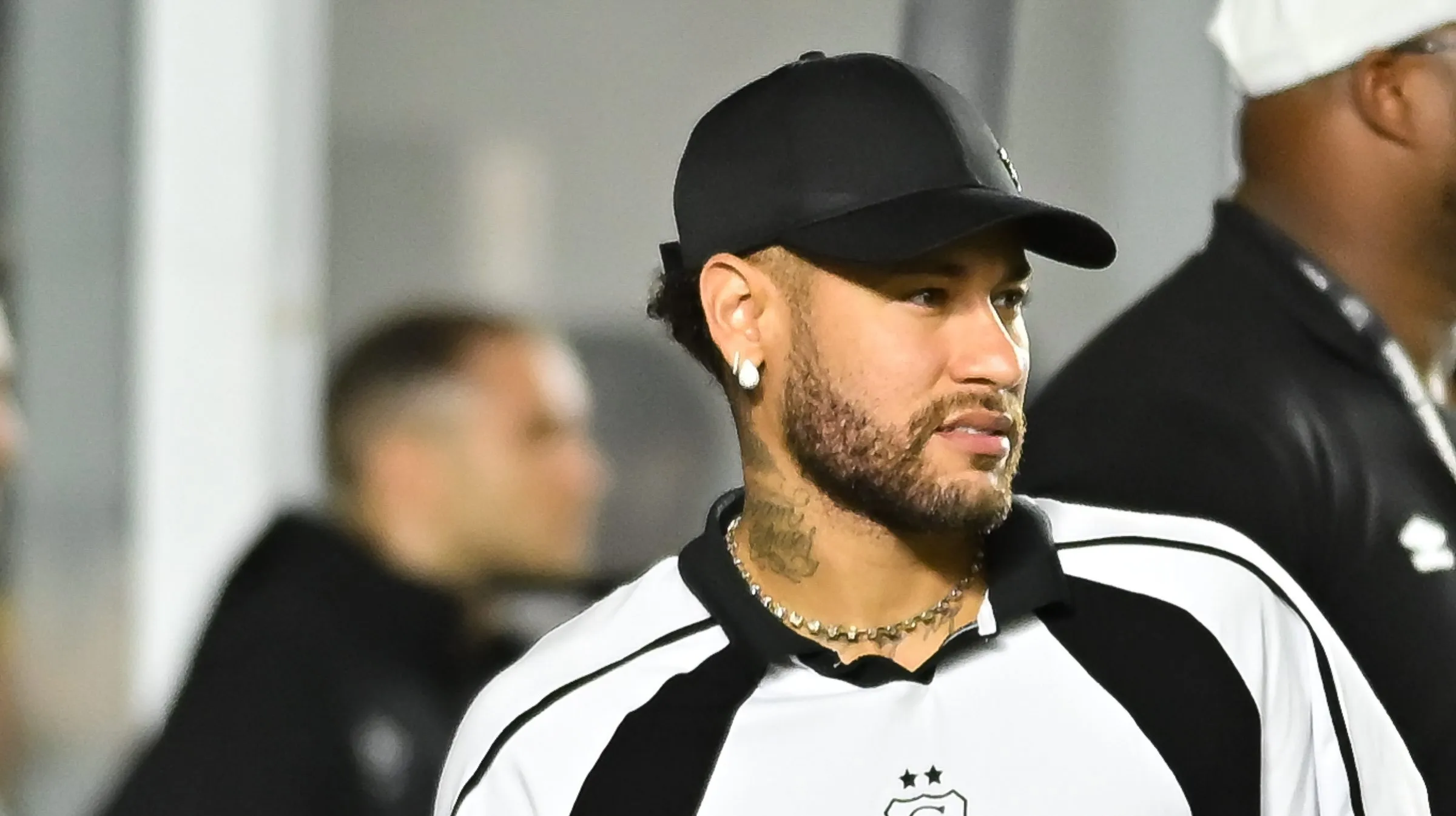 Foto: Jota Erre/AGIF – Neymar prioriza manter o SFC na Série A.