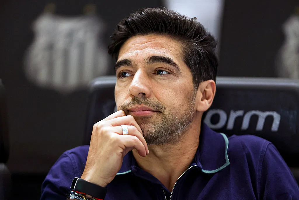 Abel Ferreira pode ver Vitória jogar muito desfalcado contra o Palmeiras. Foto: Ricardo Moreira/Getty Images)