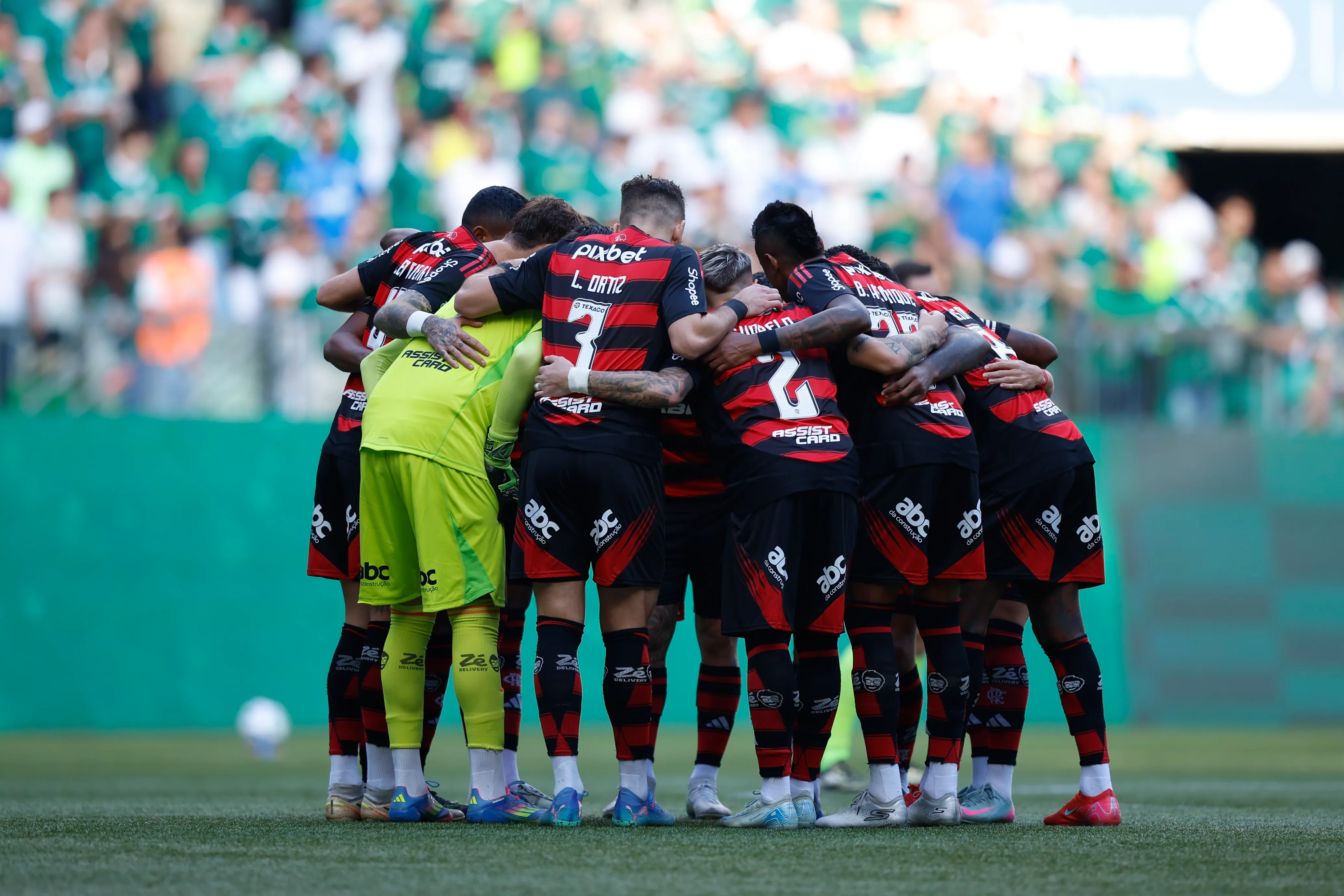Flamengo encerrará o Brasileirão fora de casa contra o Mirassol no dia 7 de dezembro – Foto: Miguel Schincariol/Getty Images