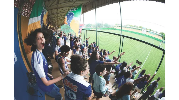 Estádio comporta 2 mil pessoas. Foto: Tiago Trindade