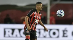 BA - SALVADOR - 05/11/2025 - BRASILEIRO A 2025, VITORIA X INTERNACIONAL - Erick jogador do Vitoria durante partida contra o Internacional no estadio Barradao pelo campeonato Brasileiro A 2025. Foto: Jhony Pinho/AGIF