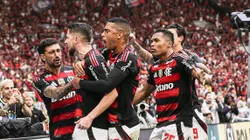 Jogadores do Mengão comemorando junto a Nação no Maracanã. Foto: GIlvan de Souza/Flamengo