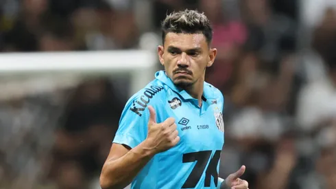 Tiquinho Soares deve rescindir com o Santos no final da temporada - Foto: Gilson Lobo/AGIF