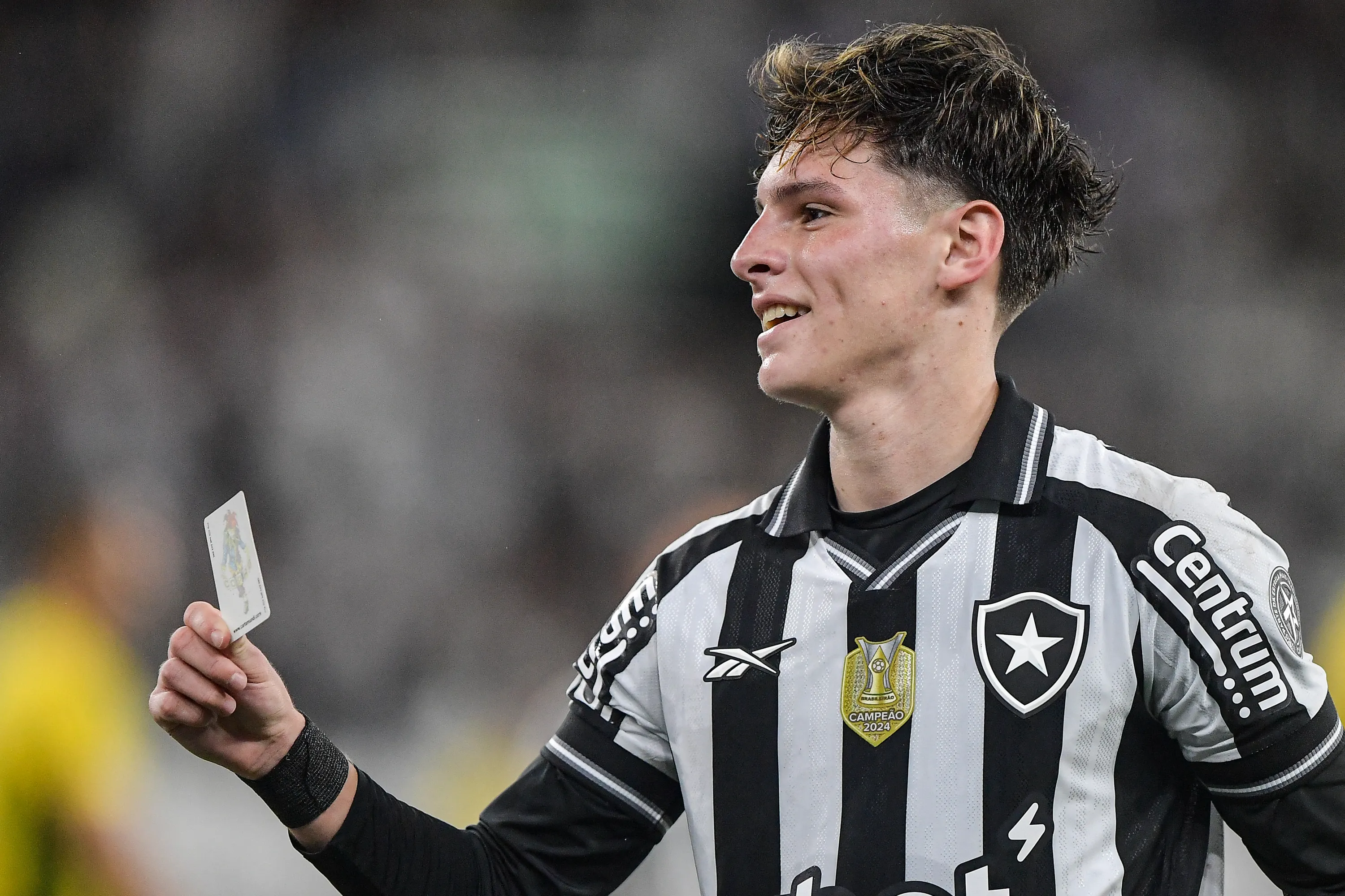 Montoro jogador do Botafogo comemora seu gol durante partida contra o Mirassol no estadio Engenhao pelo campeonato Brasileiro A 2025. Foto: Thiago Ribeiro/AGIF