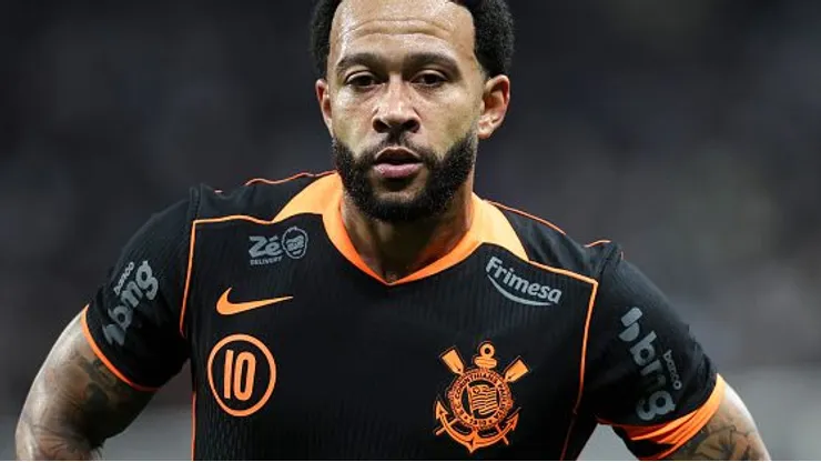 Memphis Depay é dúvida para o Majestoso. Foto: Alexandre Schneider