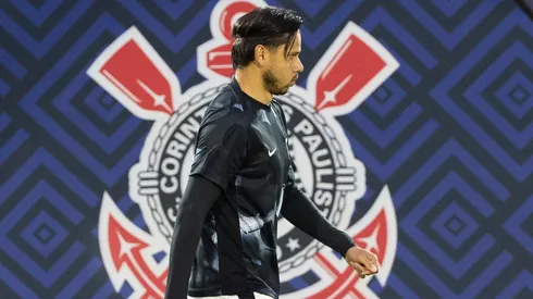 SP - BRAGANCA PAULISTA - 05/11/2025 - BRASILEIRO A 2025, BRAGANTINO X CORINTHIANS - Romero, Jogador do Corinthians durante entrada em campo para partida contra o Bragantino no estadio Cicero De Souza Marques pelo campeonato Brasileiro A 2025. Foto: Joisel Amaral/AGIF