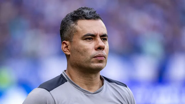 Jair Ventura durante partida contra o Cruzeiro