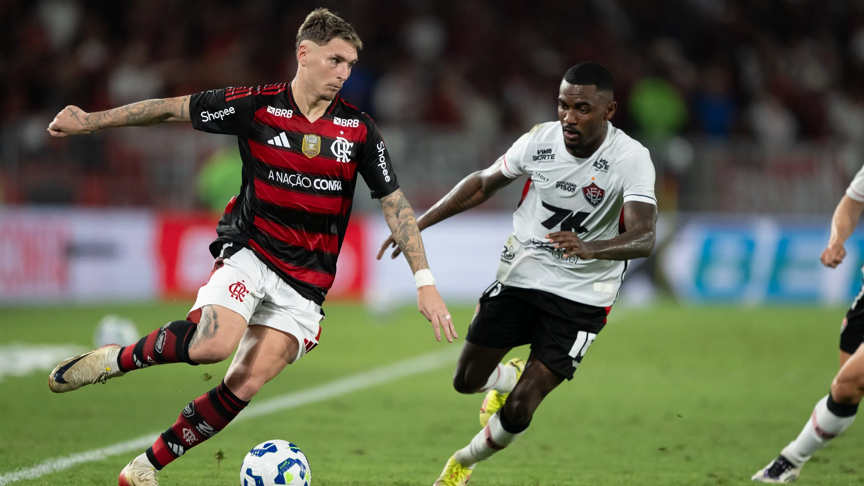 Vitória foi massacrado pelo Flamengo no Maracanã - Foto: Jorge Rodrigues/AGIF.