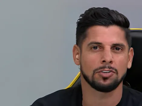 Cicinho prevê derrota do Palmeiras contra o Vitória