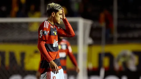 QUITO, ECUADOR - APRIL 05: Pedro of Flamengo reacts after losing a Copa CONMEBOL Libertadores 2023 Group A match between Aucas and Flamengo at Estadio Gonzalo Pozo on April 05, 2023 in Quito, Ecuador. (Photo by Franklin Jacome/Getty Images)