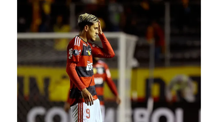 QUITO, ECUADOR - APRIL 05: Pedro of Flamengo reacts after losing a Copa CONMEBOL Libertadores 2023 Group A match between Aucas and Flamengo at Estadio Gonzalo Pozo on April 05, 2023 in Quito, Ecuador. (Photo by Franklin Jacome/Getty Images)