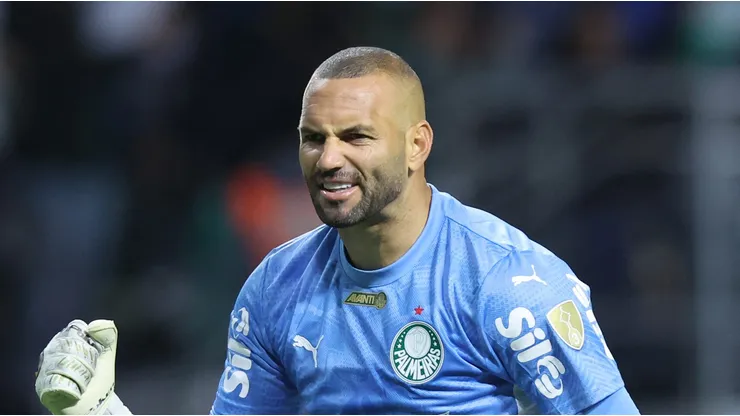 Weverton, goleiro do Palmeiras em partida pelo campeonato brasileiro (Foto: Alexandre Schneider/Getty Images)