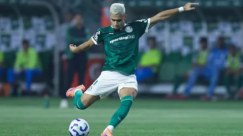 SAO PAULO, BRAZIL - OCTOBER 11:Andreas Pereira of Palmeiras controls the ball during a Brasileirao 2025 match between Palmeiras and Juventude at Allianz Parque on October 11, 2025 in Sao Paulo, Brazil. (Photo by Alexandre Schneider/Getty Images)
