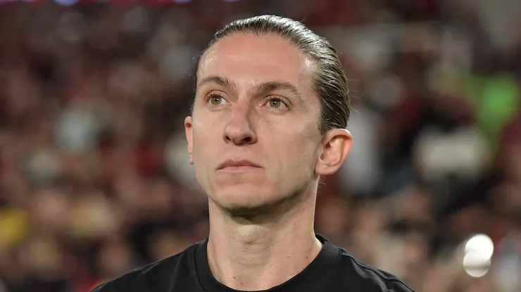 RJ - RIO DE JANEIRO - 09/11/2025 - BRASILEIRO A 2025, FLAMENGO X SANTOS - Filipe Luis tecnico do Flamengo durante partida contra o Santos no estadio Maracana pelo campeonato Brasileiro A 2025. Foto: Thiago Ribeiro/AGIF