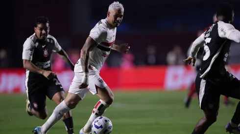 Luciano, jogador do São Paulo, durante partida contra o Corinthians no estadio Morumbi pelo campeonato Brasileiro A 2025. Foto: Ettore Chiereguini/AGIF