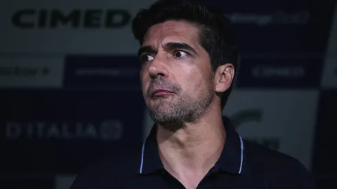 Abel Ferreira não gostou do 1º tempo do Palmeiras e fez cobranças fortes a Andreas e Raphael Veiga