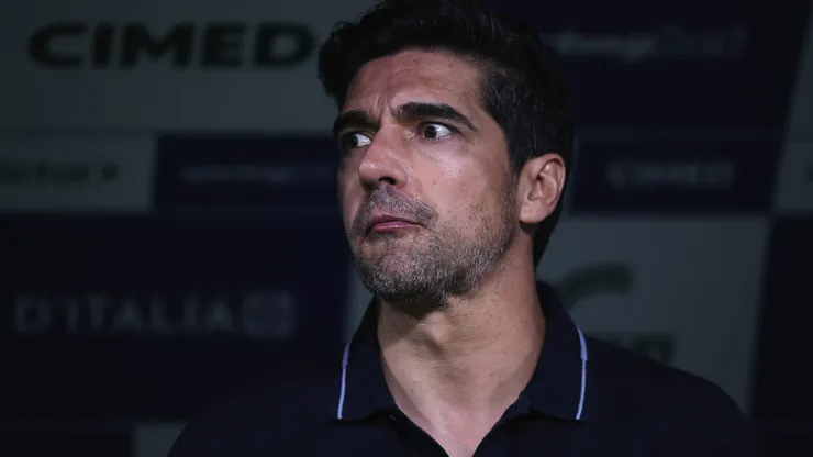 Abel Ferreira não gostou do 1º tempo do Palmeiras e fez cobranças fortes a Andreas e Raphael Veiga