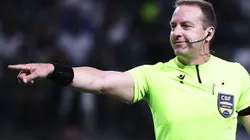 SP - SAO PAULO - 19/11/2025 - BRASILEIRO A 2025, PALMEIRAS X VITORIA - O arbitro Lucas Paulo Torezin durante partida entre Palmeiras e Vitoria no estadio Arena Allianz Parque pelo campeonato Brasileiro A 2025. Foto: Ettore Chiereguini/AGIF