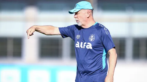 Mano Menezes tem o apoio do Felipão