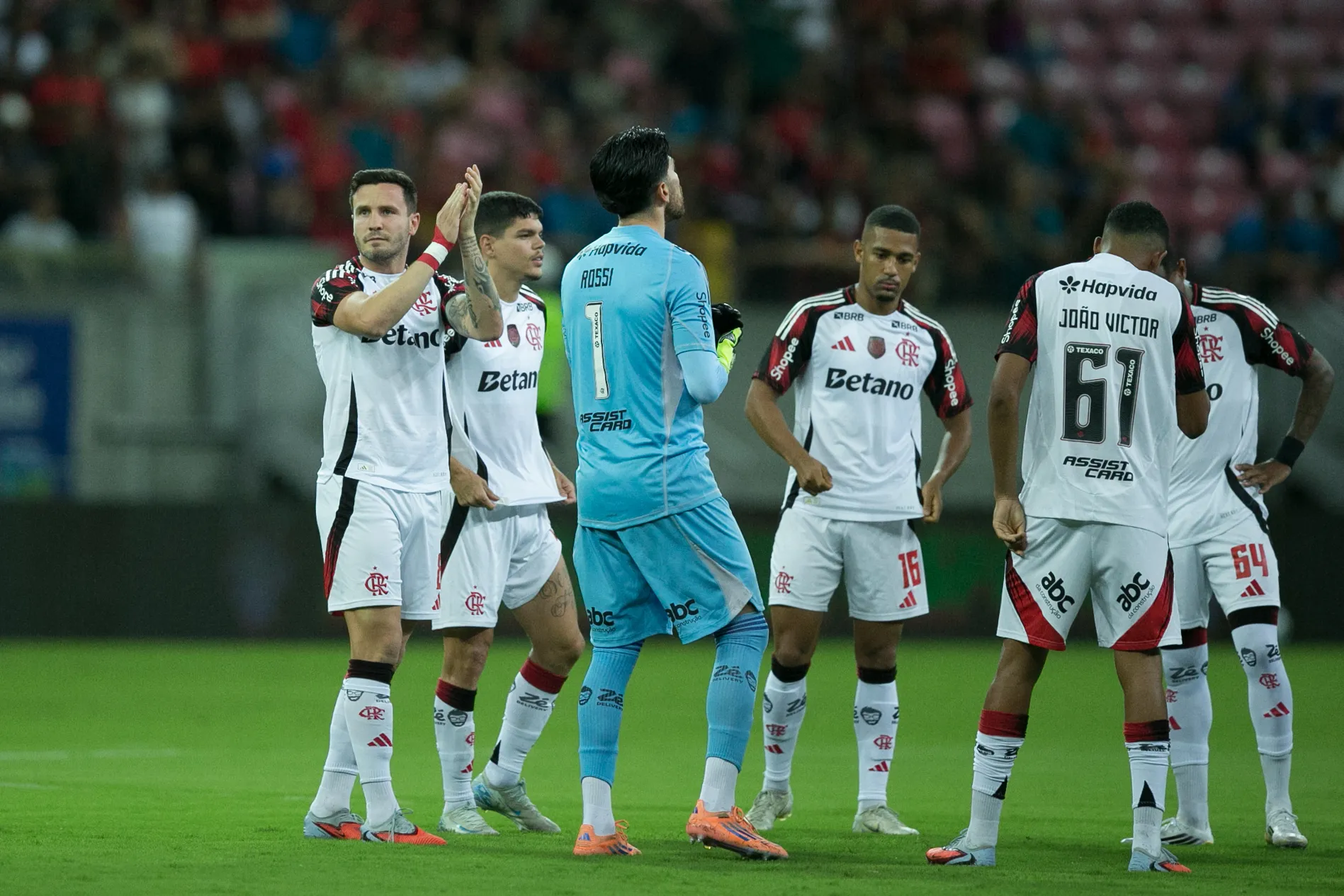 PE – SAO LOURENCO DA MATA – 15/11/2025 – BRASILEIRO A 2025, SPORT X FLAMENGO – Saul jogador do Flamengo durante a partida contra o Sport na Arena de Pernambuco, pelo Campeonato Brasileiro A 2025. Foto: Marlon Costa/AGIF