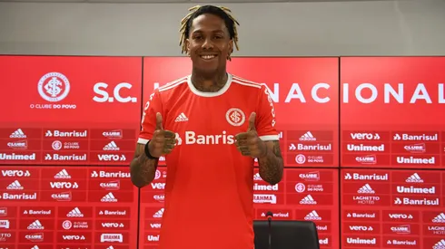 Abel Hernández pode jogar Libertadores pelo Mirassol