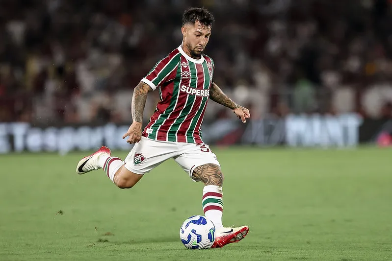 Lucho Acosta marcou um golaço no clássico contra o Flamengo. Foto: Lucas Merçon/Fluminense FC