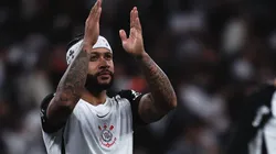 SP - SAO PAULO - 20/11/2025 - BRASILEIRO A 2025, CORINTHIANS X SAO PAULO - Memphis Depay jogador do Corinthians comemora apos partida contra o Sao Paulo no estadio Arena Corinthians pelo campeonato Brasileiro A 2025. Foto: Ettore Chiereguini/AGIF
