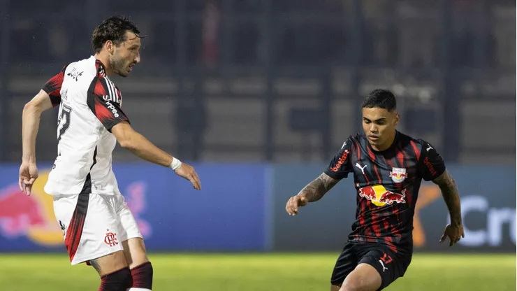 BRASILEIRO A 2025, BRAGANTINO X FLAMENGO - jogador do Flamengo durante partida contra o Bragantino no estadio Cicero De Souza Marques pelo campeonato Brasileiro A 2025.